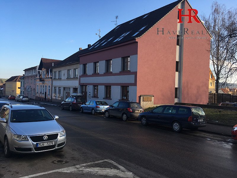 Pronajmu obchodní prostory, dílnu 25m2, Vlašimská ulice, Benešov.