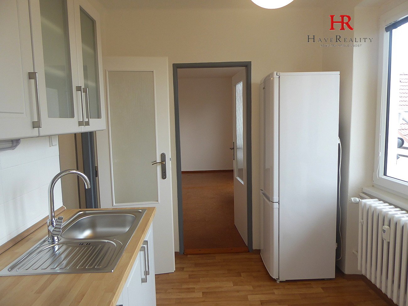 Nabízíme k pronájmu velmi pěkný byt 3+1/L, 77 m2, cihla, OV, Benešov