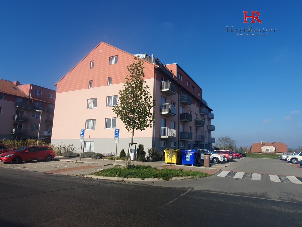 Pronájem bytu 2+kk, 54 m2, 1.NP, OV, s balkonem, parkovacím stáním a sklepní kójí, obec Chýně, ul. Ecksteinova