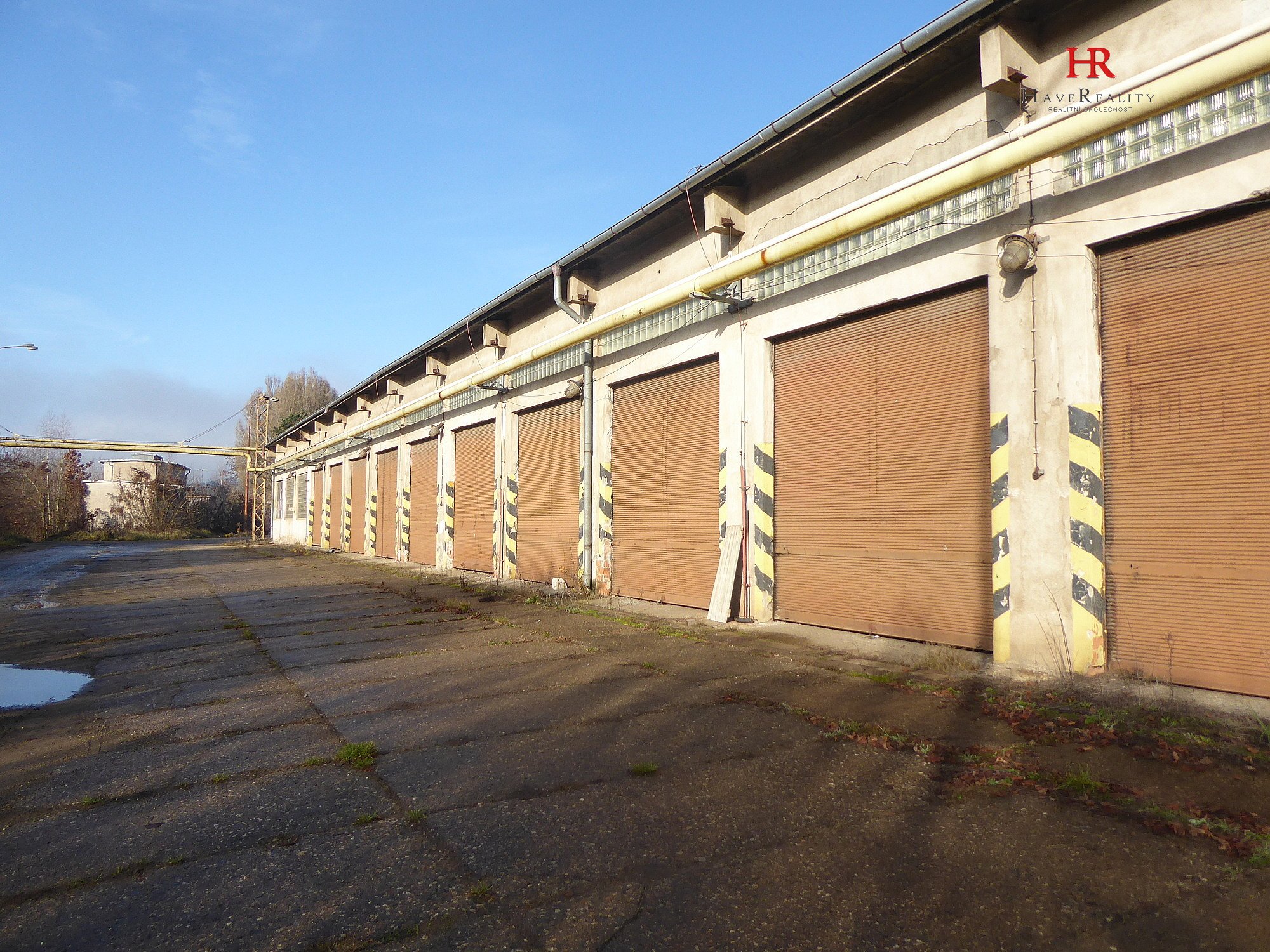 Nabízíme k pronájmu garážový, skladovací objekt, zastavěná plocha 1.272 m2, Týnec nad Sázavou, okr. Benešov