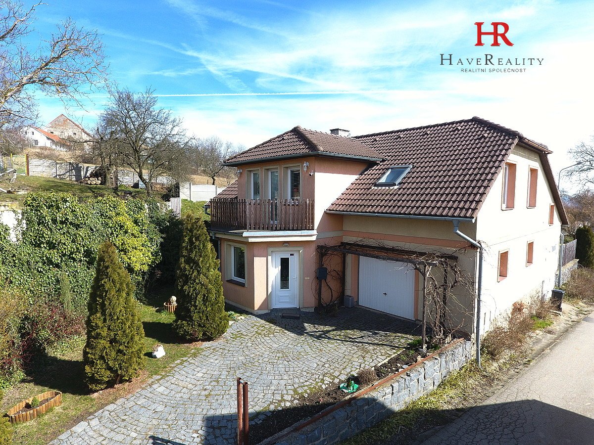 Nabízíme velmi pěkný RD 5+kk/B/2G, 240 m2, Měchnov, Divišov, okr.  Benešov