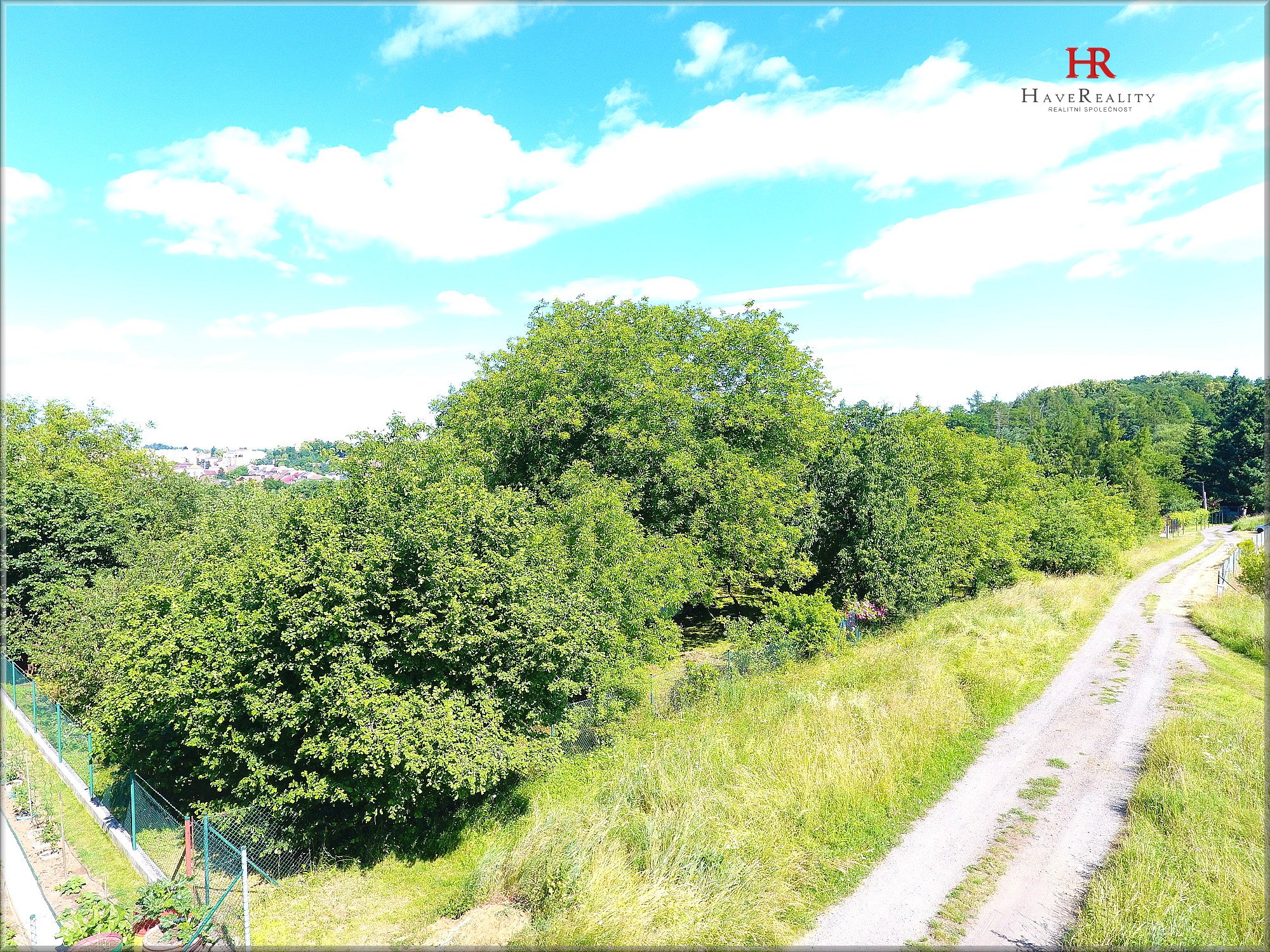Prodej stavební parcely, výměra 1032 m2, Benešov