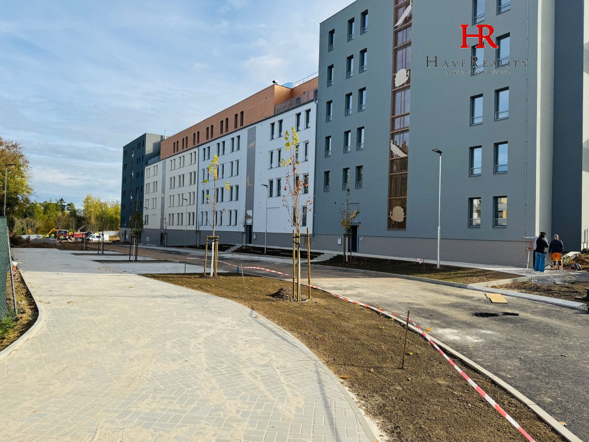 Pronájem novostavby bytu 3+kk, 73 m2 + lodžie 5 m2, 102. pluku, Benešov.