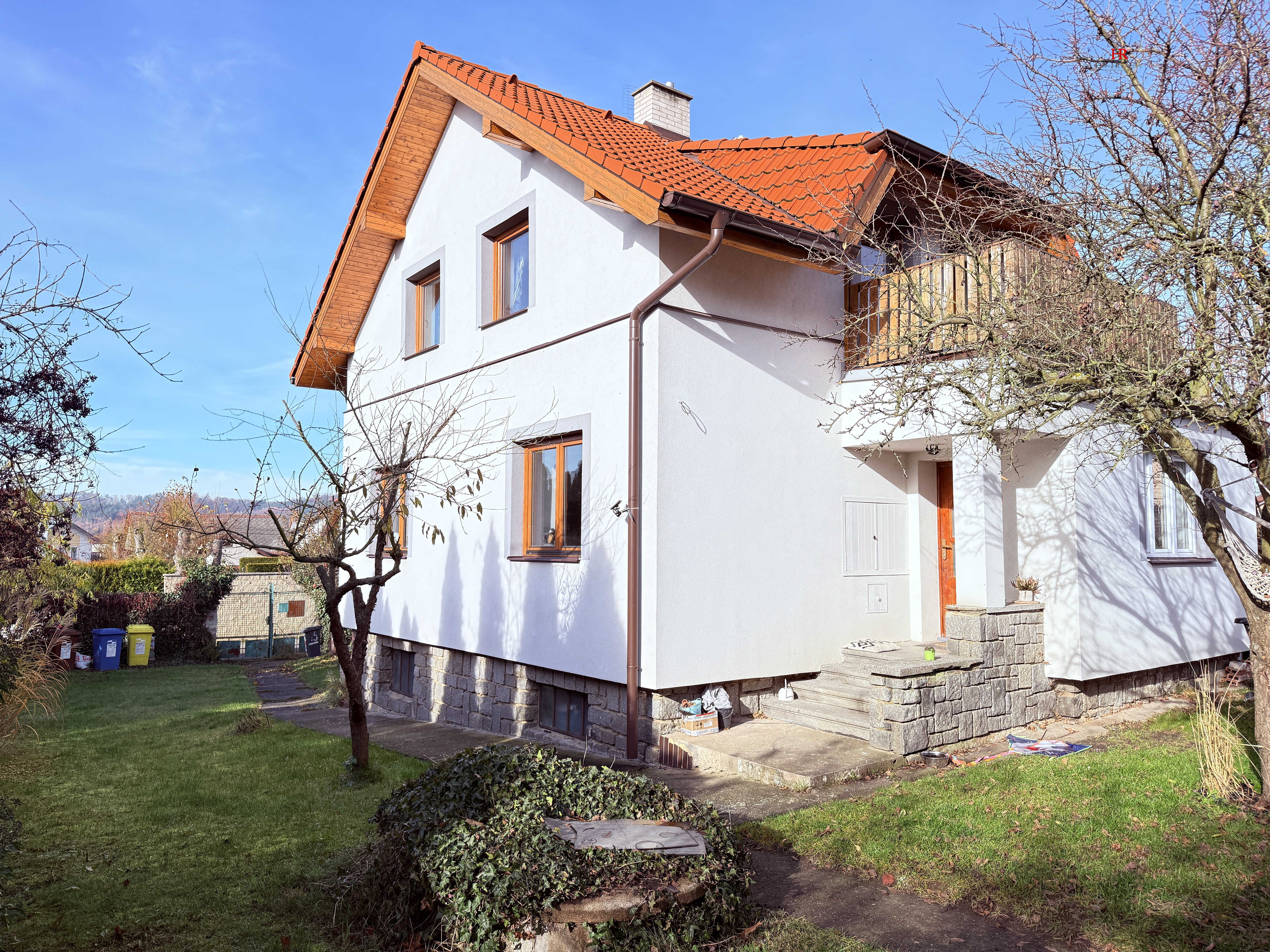 Nabízíme velmi pěkný RD 3+kk/2T/G, 156 m2, pozemek 524 m2, Čerčany, okr.  Benešov