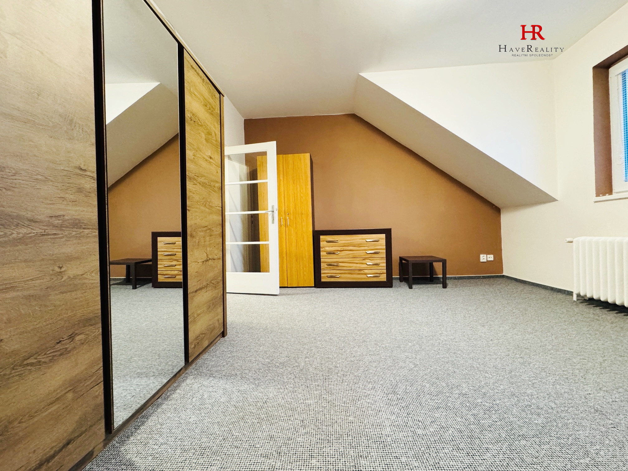 Pronájem bytu 2+kk s nízkými poplatky, 57 m2, Žižkova ulice, Benešov.