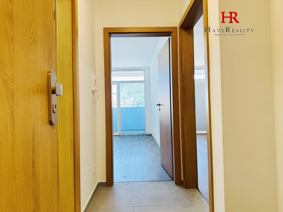 Pronájem novostavby bytu 2+kk 42 m2 + lodžie 9 m2, Hodějovského, Benešov.