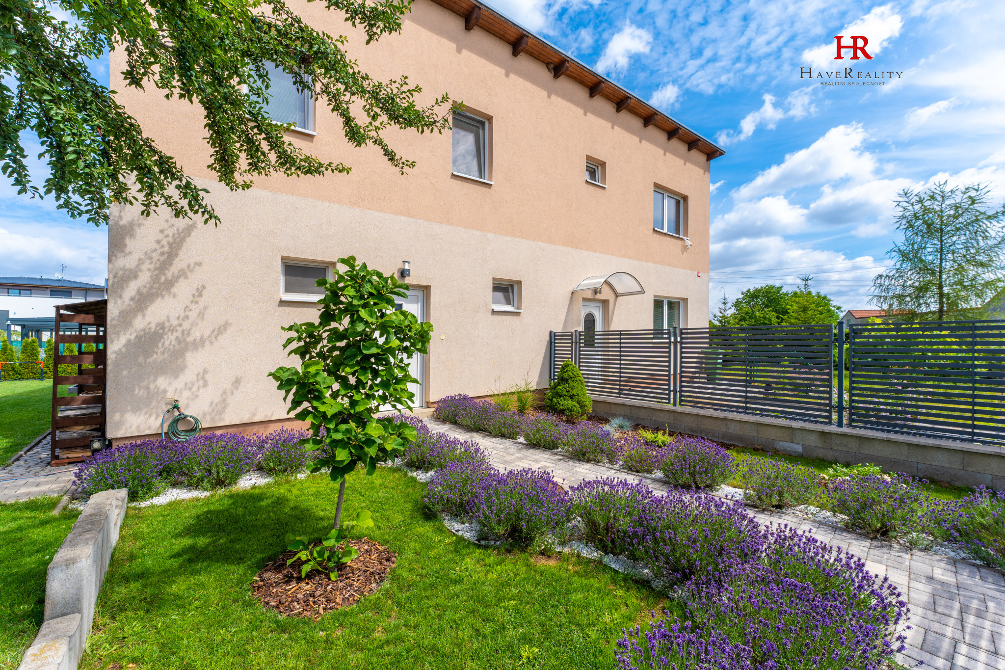 Prodej rodinného domu, 90 m2, pozemek 383 m2, 2 parkovací stání, Úhonice, ul. Slunečná