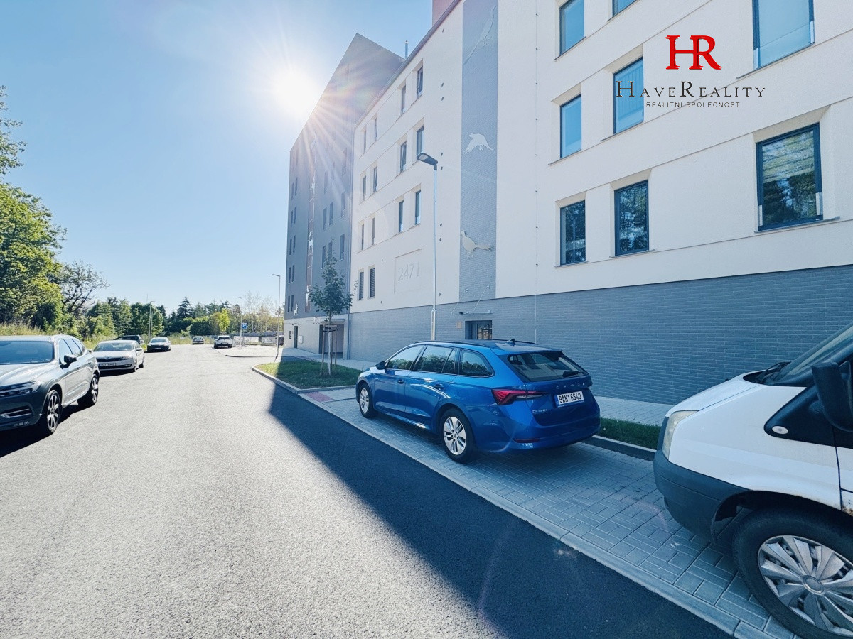Pronájem novostavby bytu 1+kk, 37 m2 s lodžií 7 m2, Benešov.