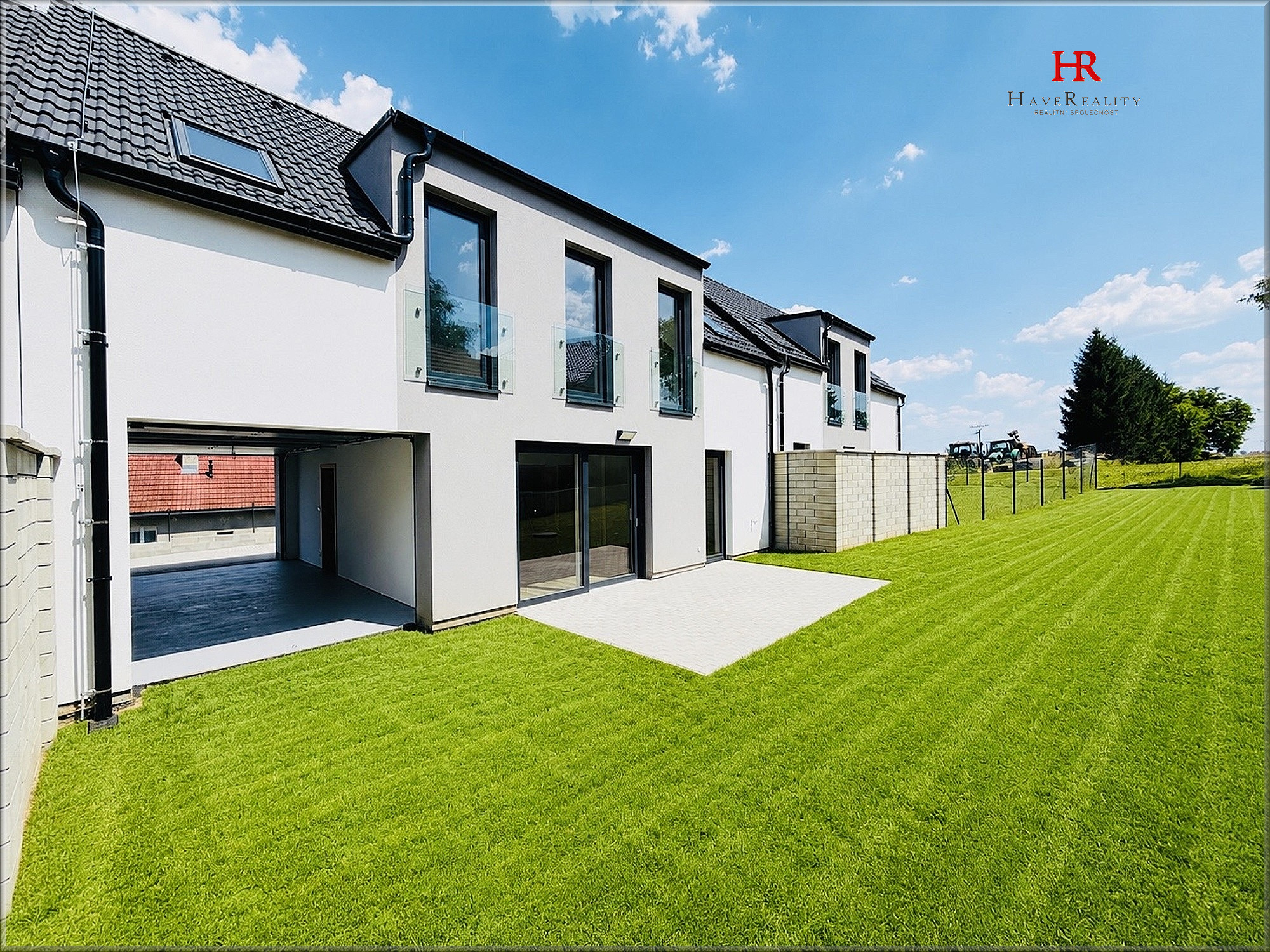 Pronájem novostavby RD 5+kk, 134 m2, s terasou 15 m 2 a pozemkem 487 m2, Vlašim – Bolina.
